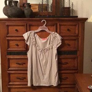 Size extra large women’s, new with tags, Elle sleeveless top.